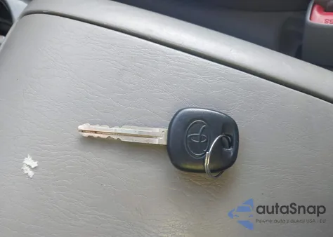 2004 Toyota Sienna Xle z USA, uszkodzony, nr VIN 5TDZA22C34S063202